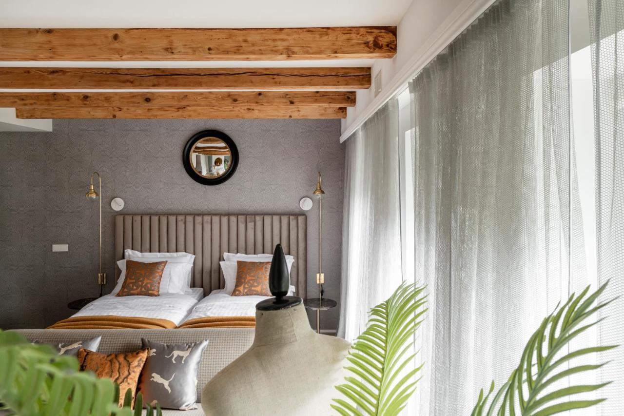 Pine Forest River Villa: Shared Interwar Retreat Near Old Town Kaunas Exterior photo